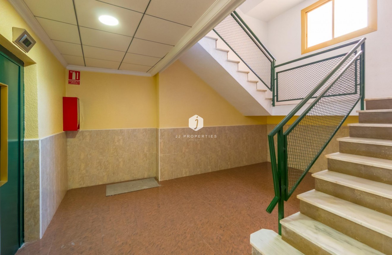 D'occasion - Appartement -
Torrevieja - Playa del Cura