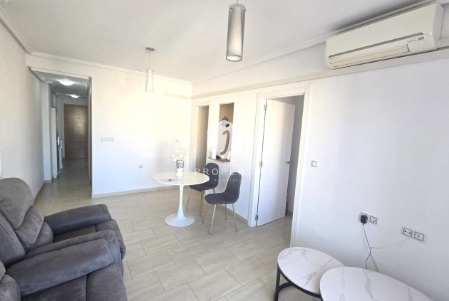 Resale - Apartment / flat -
Torrevieja - Centro