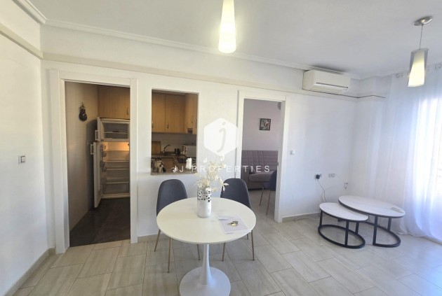 Resale - Apartment / flat -
Torrevieja - Centro