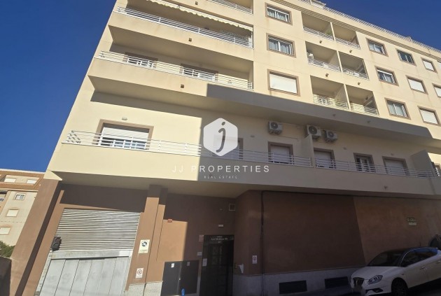 Resale - Apartment / flat -
Torrevieja - Centro