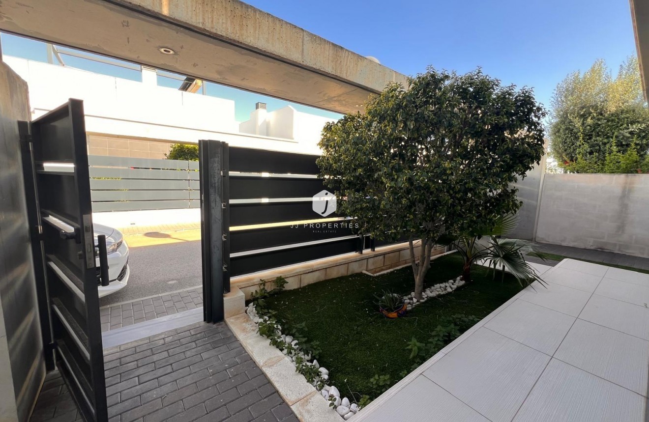 Z drugiej ręki - Villa -
Orihuela Costa - Lomas de Cabo Roig
