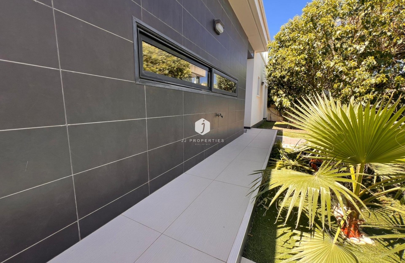 Z drugiej ręki - Villa -
Orihuela Costa - Lomas de Cabo Roig