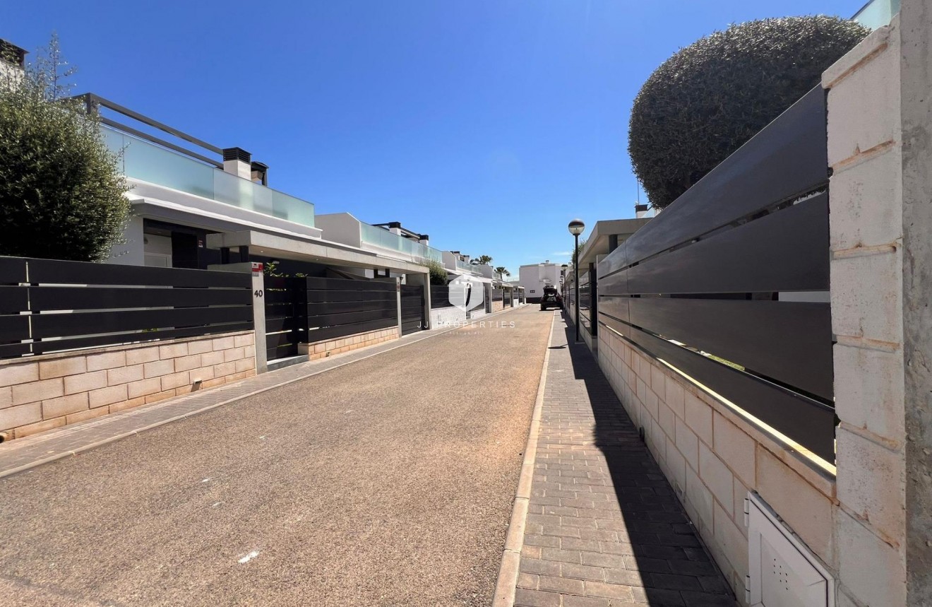 Z drugiej ręki - Villa -
Orihuela Costa - Lomas de Cabo Roig