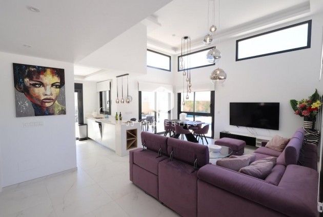 D'occasion - Villa -
Rojales - Inland