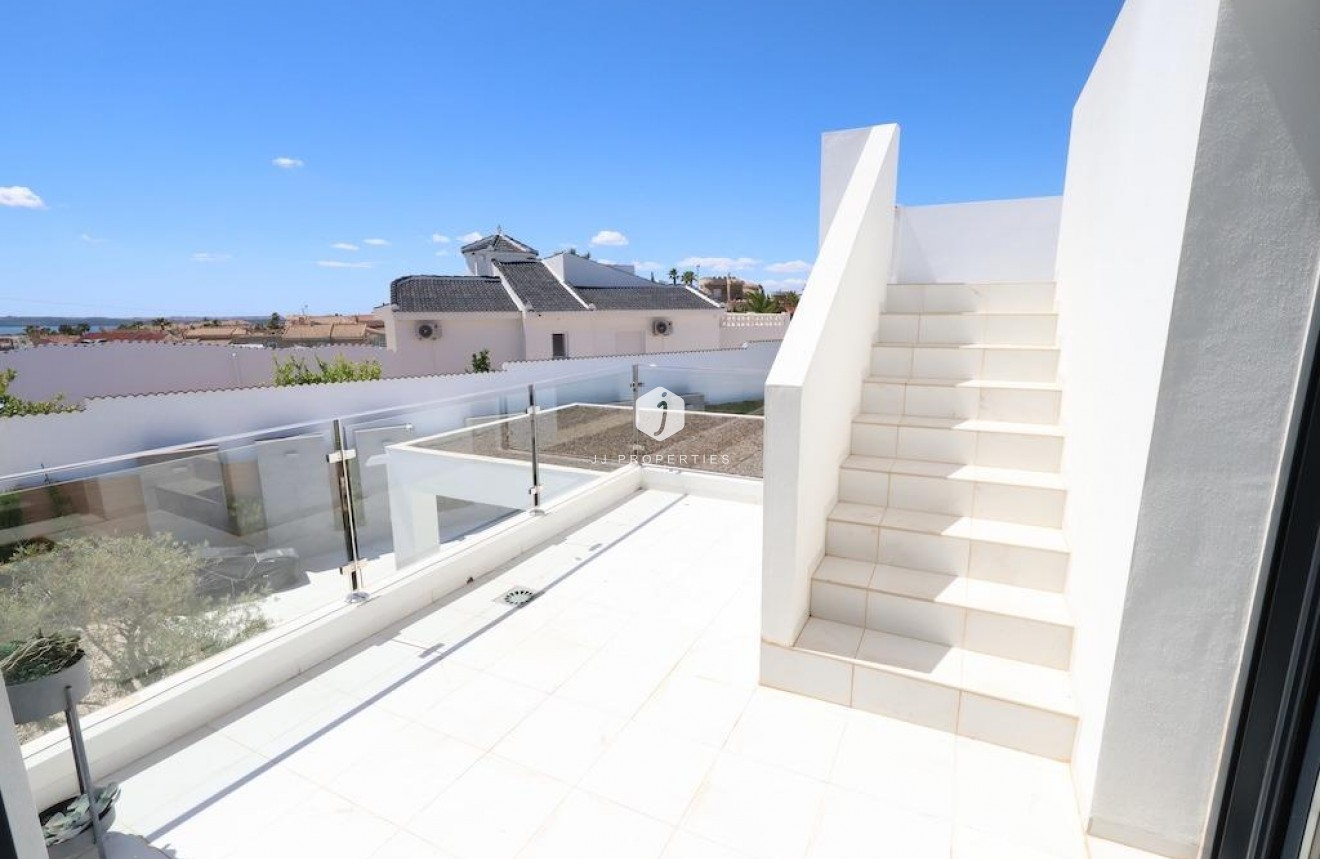 D'occasion - Villa -
Rojales - Inland