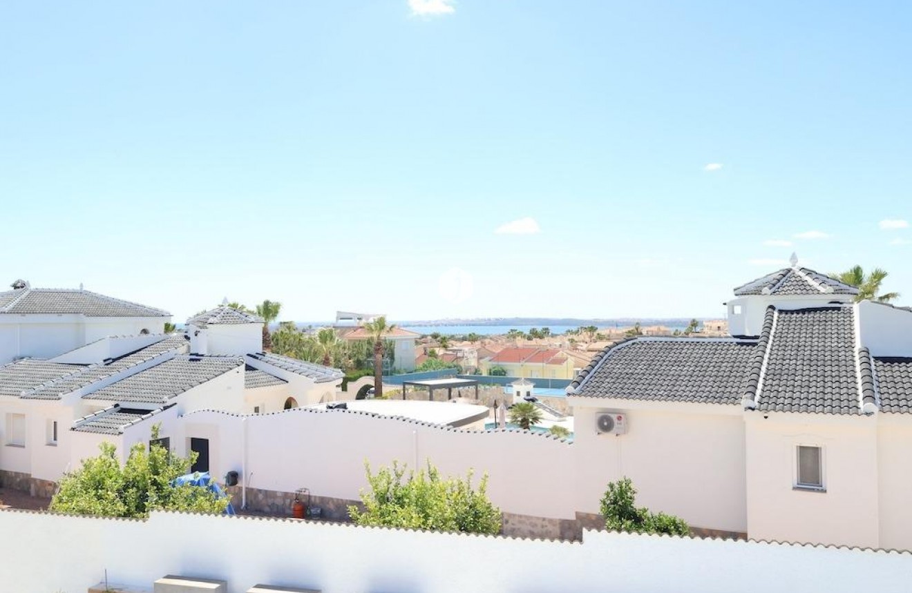 D'occasion - Villa -
Rojales - Inland