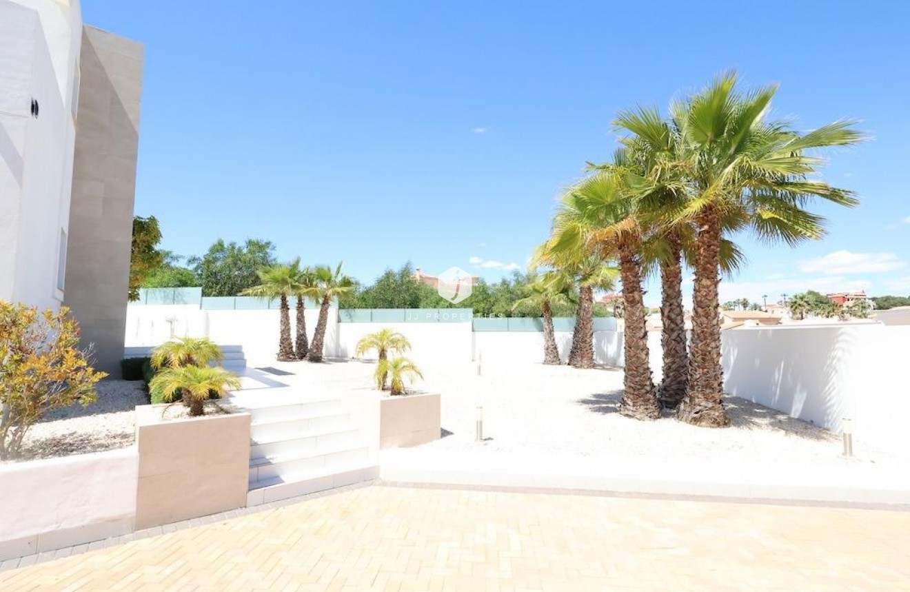 D'occasion - Villa -
Rojales - Inland