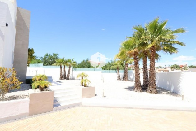 D'occasion - Villa -
Rojales - Inland