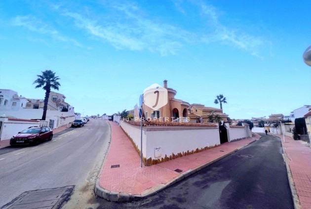D'occasion - Villa -
Ciudad Quesada - Costa Blanca