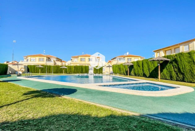 D'occasion - Bungalow -
Orihuela Costa - Costa Blanca