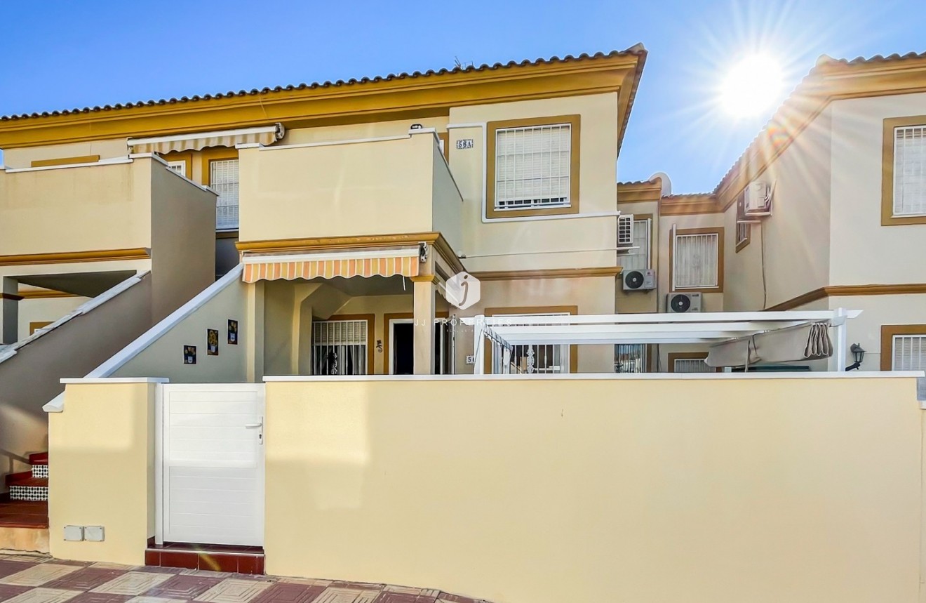 D'occasion - Bungalow -
Orihuela Costa - Costa Blanca