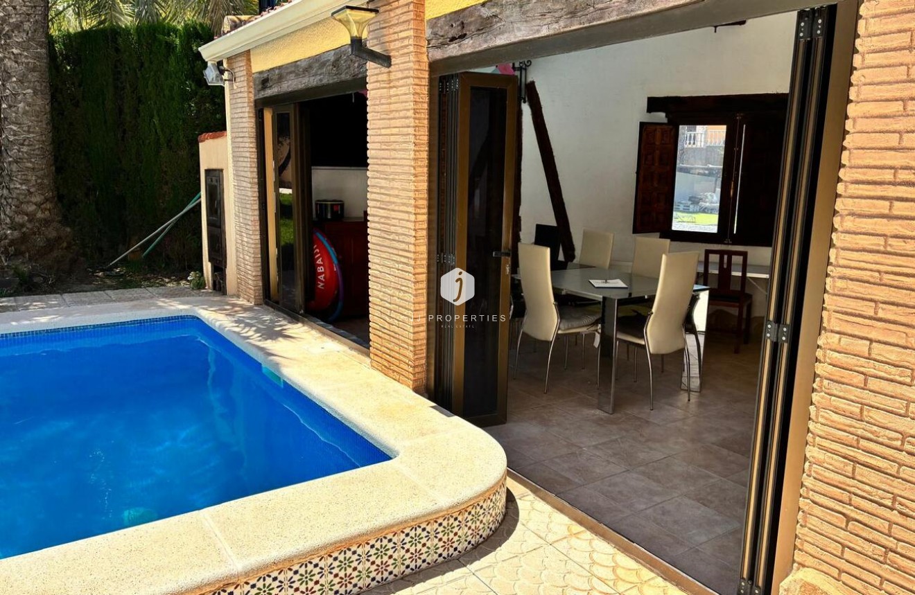 D'occasion - Villa -
Los Balcones - Costa Blanca