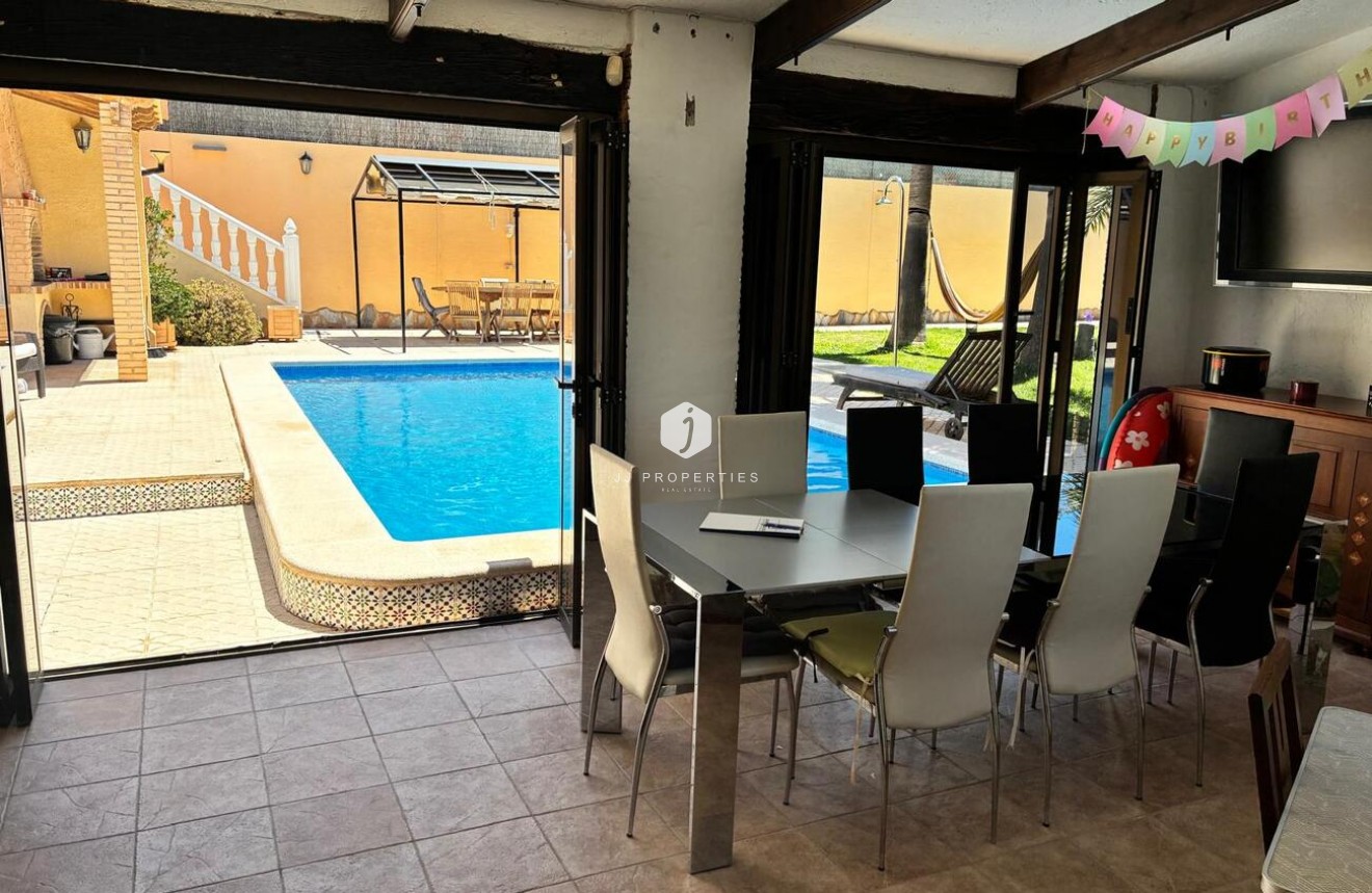 D'occasion - Villa -
Los Balcones - Costa Blanca