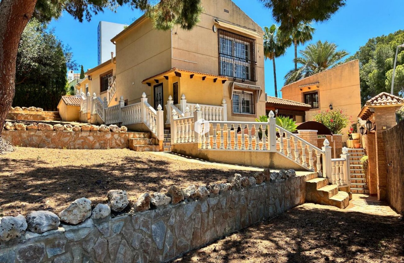 D'occasion - Villa -
Los Balcones - Costa Blanca