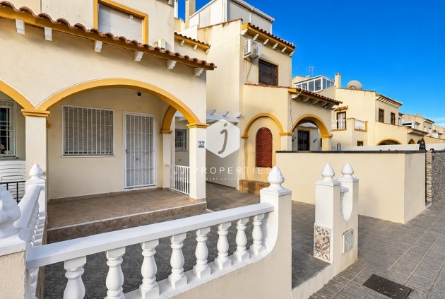 Resale - Chalet -
Orihuela Costa - Costa Blanca