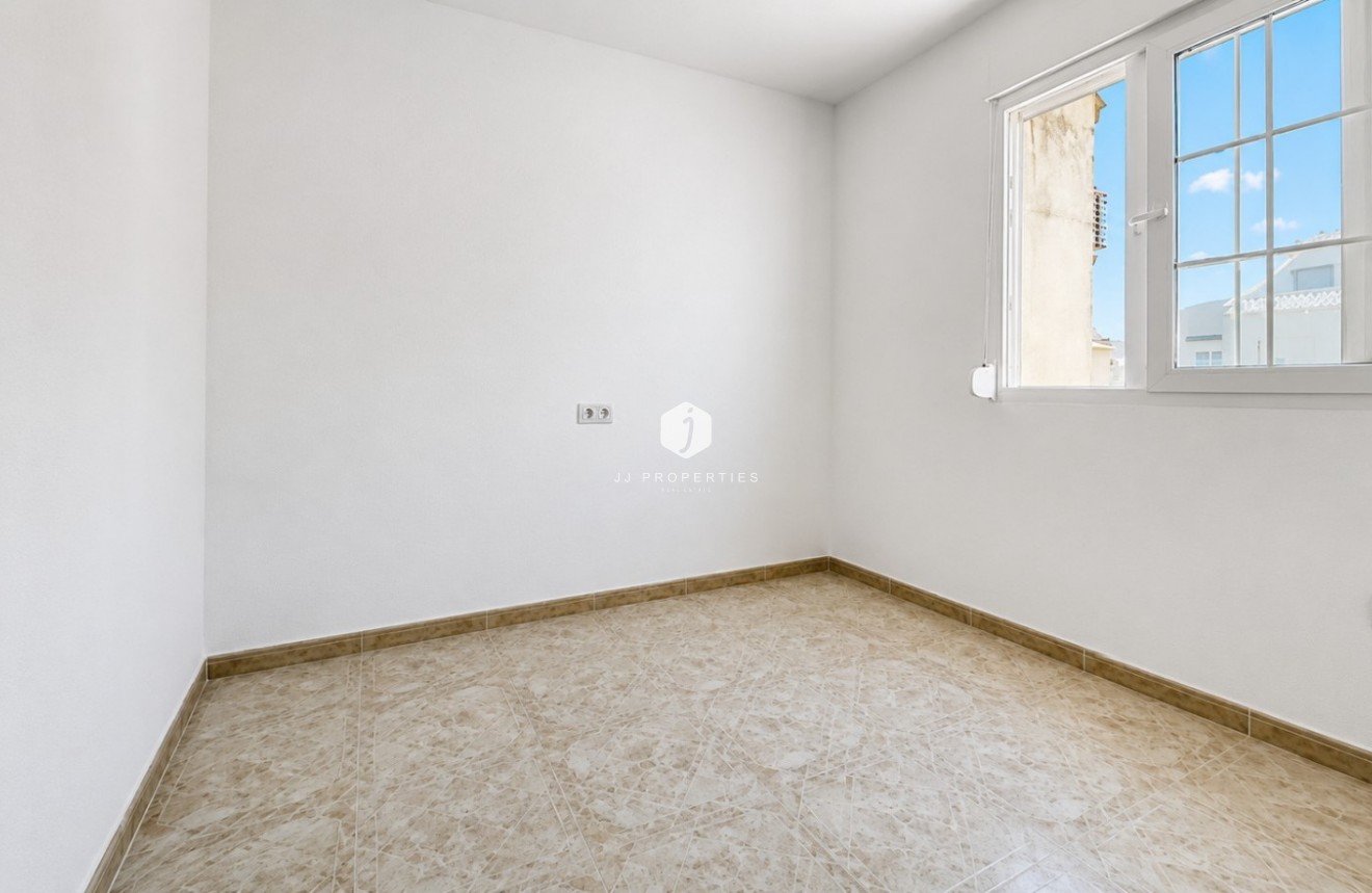 Resale - Chalet -
Orihuela Costa - Costa Blanca
