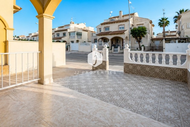 Resale - Chalet -
Orihuela Costa - Costa Blanca