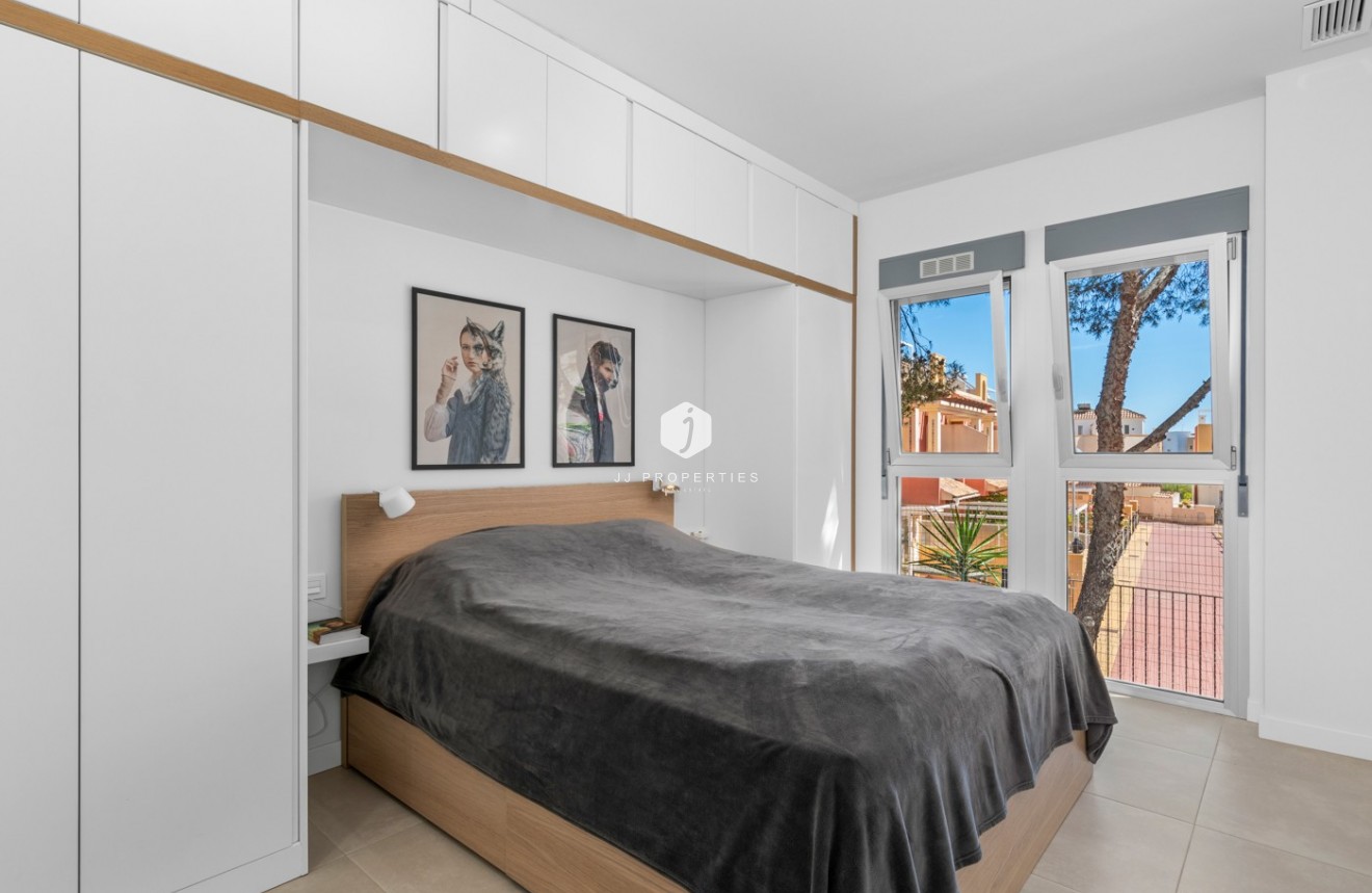 D'occasion - Appartement -
Orihuela Costa - Costa Blanca