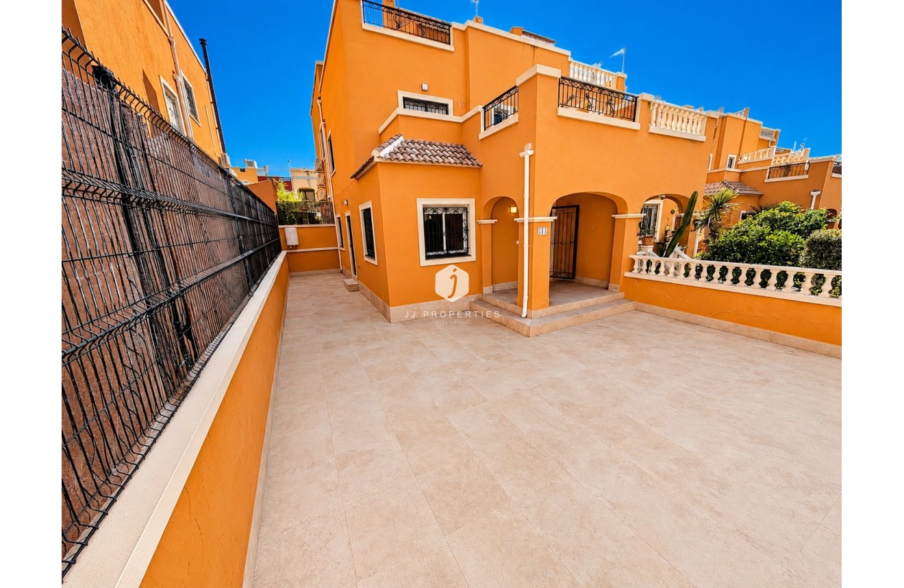 Resale - Villa -
Orihuela Costa - Costa Blanca