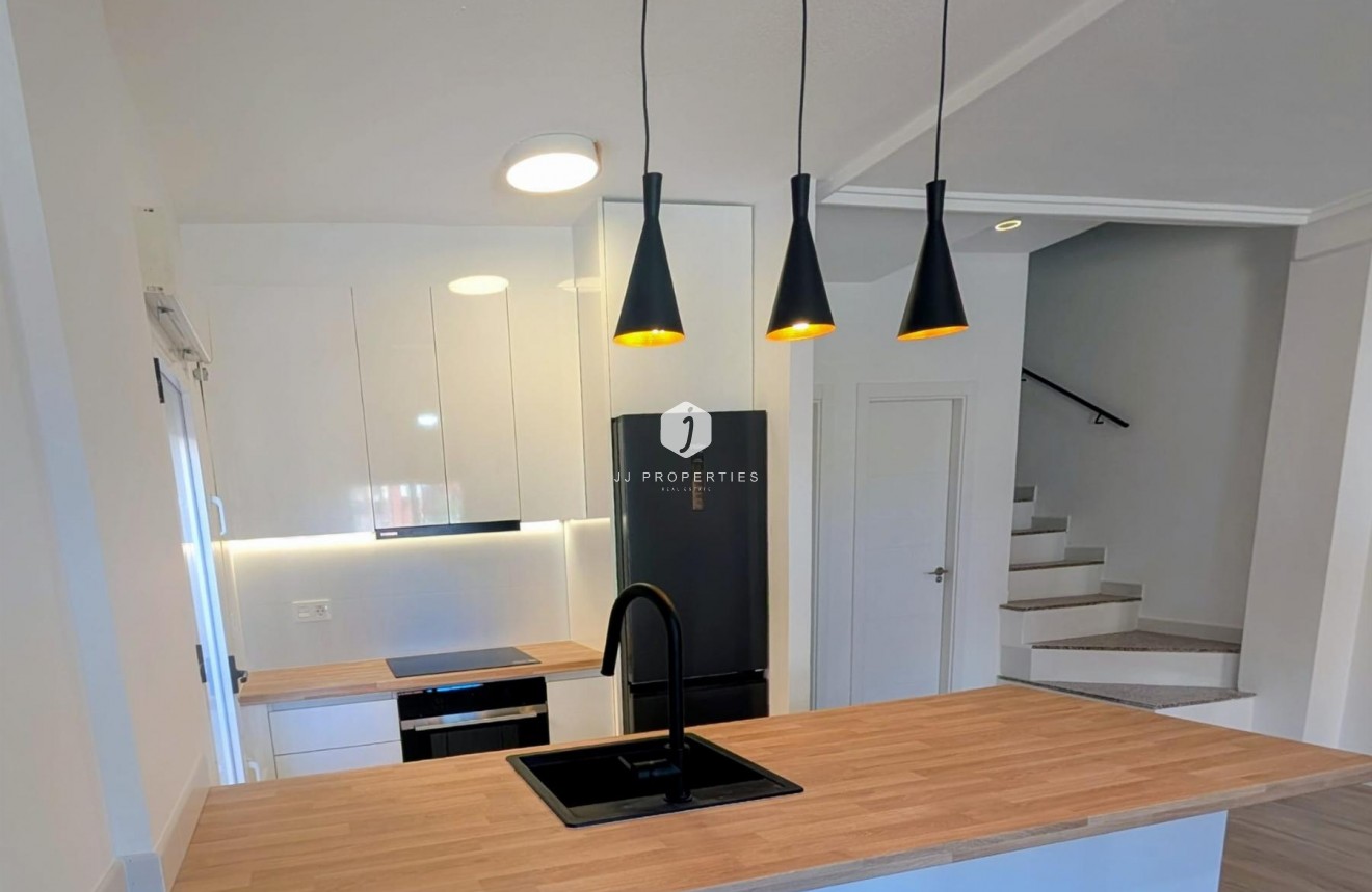 Resale - Villa -
Orihuela Costa - Costa Blanca