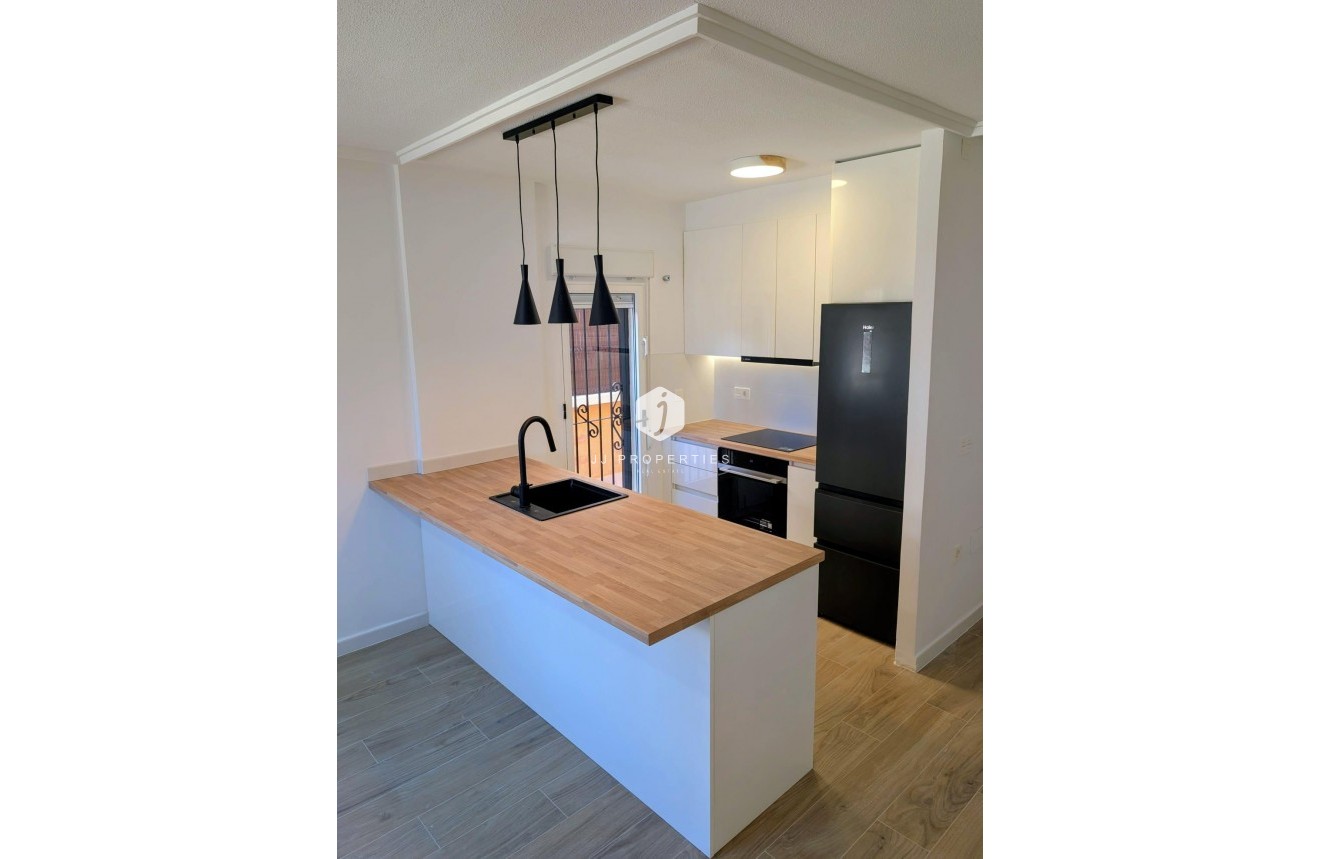 Resale - Villa -
Orihuela Costa - Costa Blanca