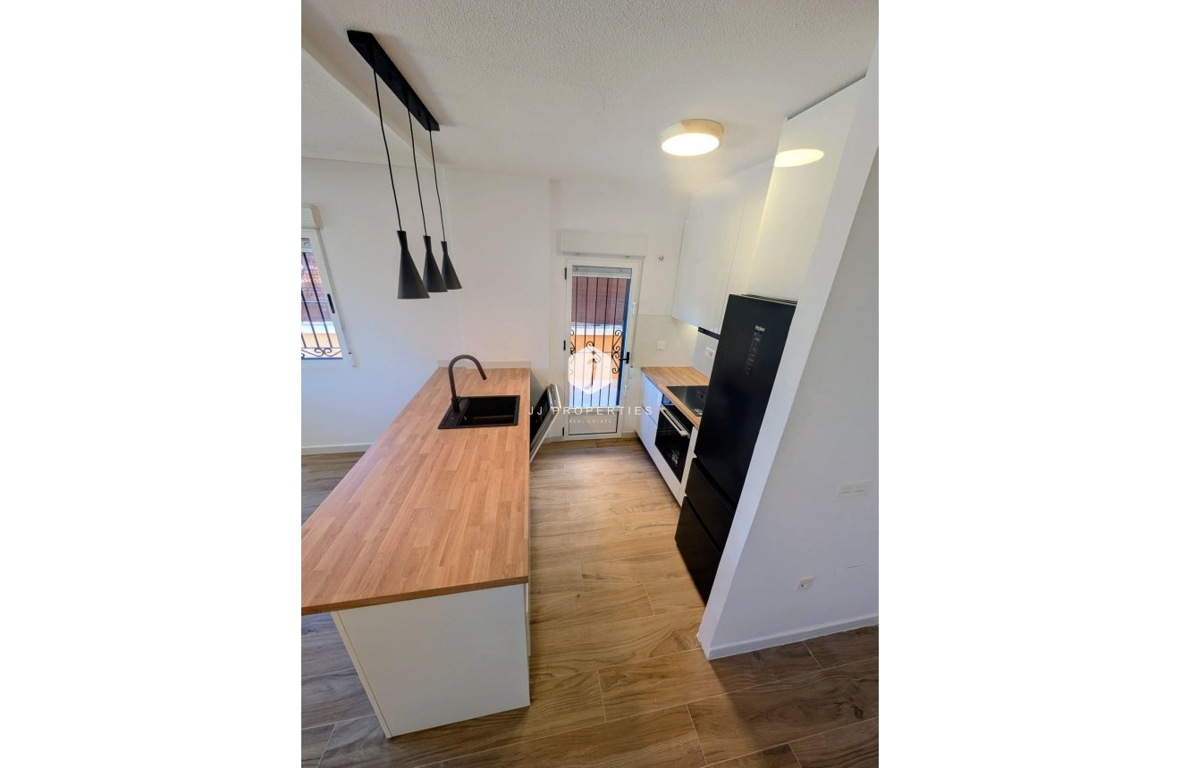 Resale - Villa -
Orihuela Costa - Costa Blanca