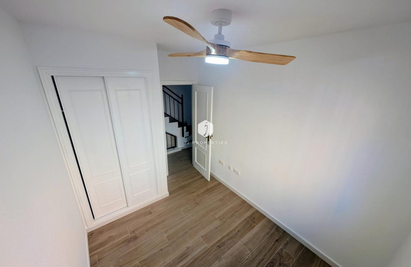 Resale - Villa -
Orihuela Costa - Costa Blanca