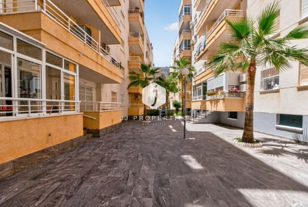 Tweedehands - Appartement / flat -
Torrevieja - Costa Blanca