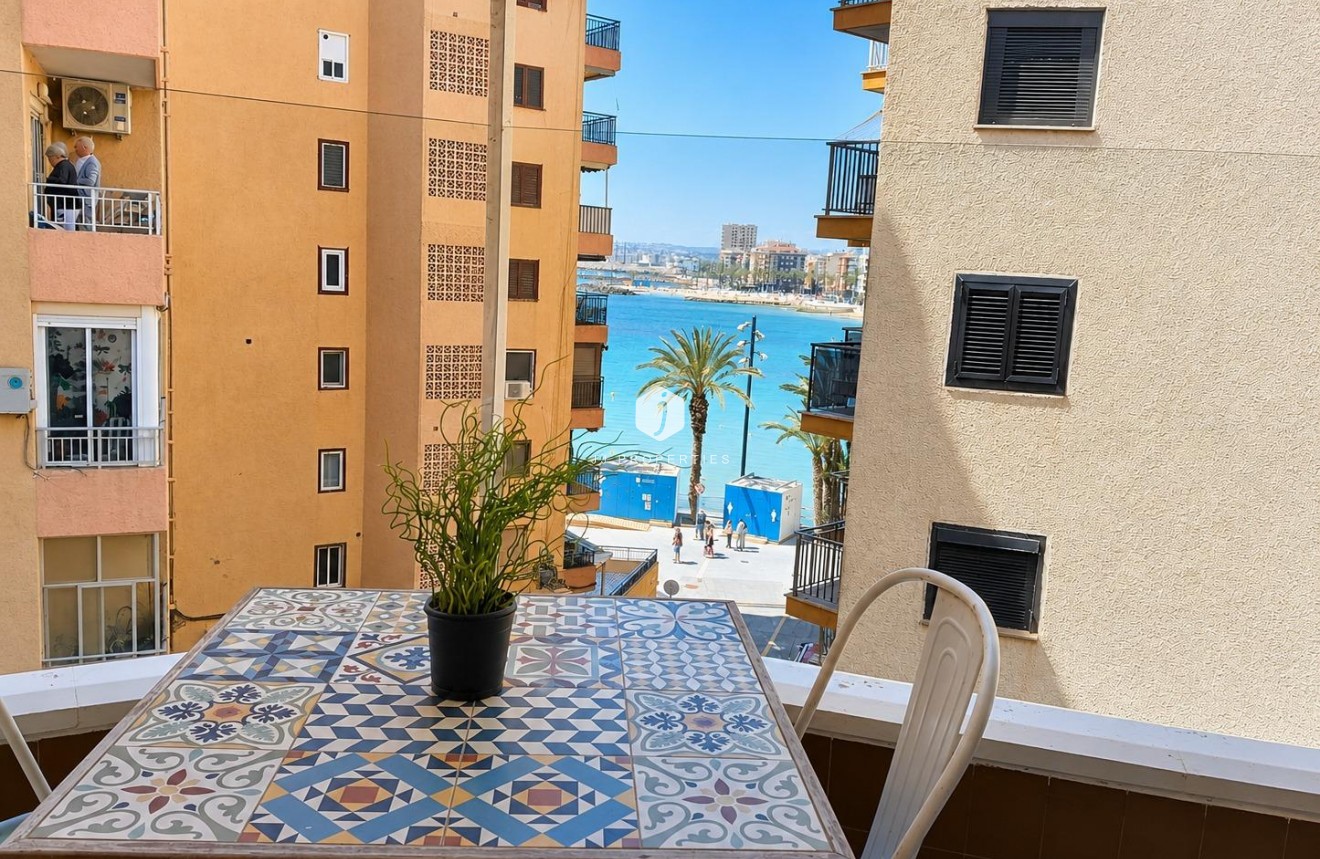 Tweedehands - Appartement / flat -
Torrevieja - Playa del Cura