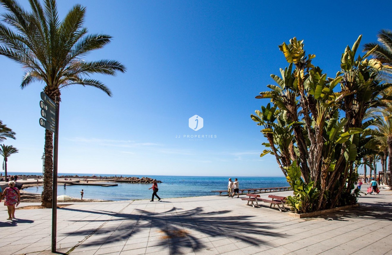 Tweedehands - Appartement / flat -
Torrevieja - Playa del Cura