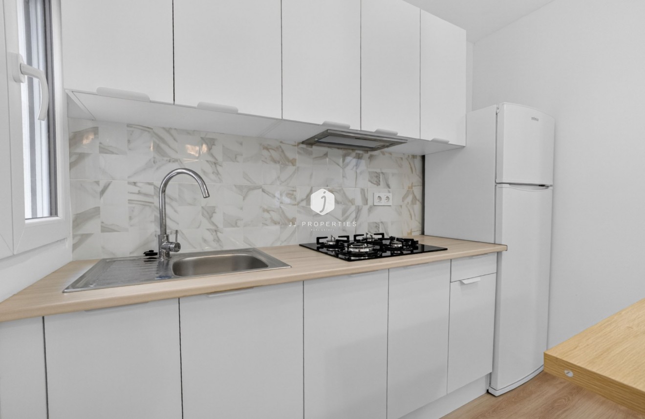 Resale - Apartment / flat -
Torrevieja - Centro
