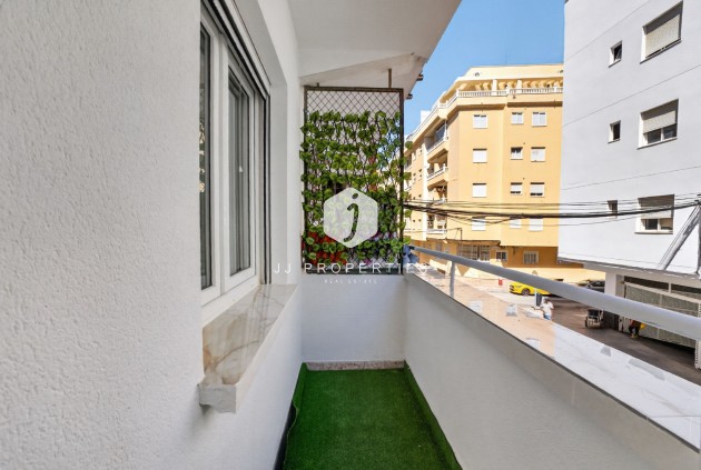 Resale - Apartment / flat -
Torrevieja - Centro