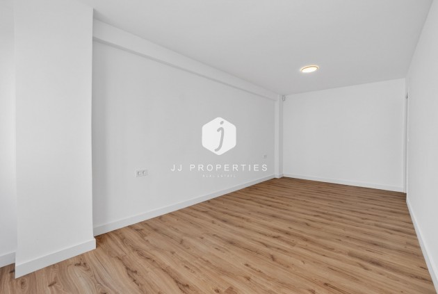 Resale - Apartment / flat -
Torrevieja - Centro