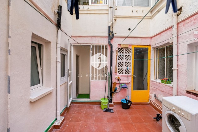 Resale - Apartment / flat -
Torrevieja - Centro