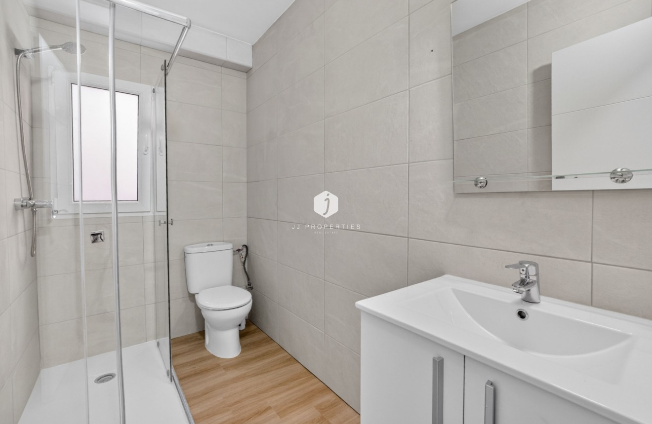 Resale - Apartment / flat -
Torrevieja - Centro