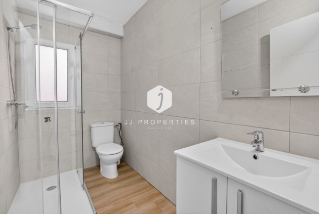 Resale - Apartment / flat -
Torrevieja - Centro