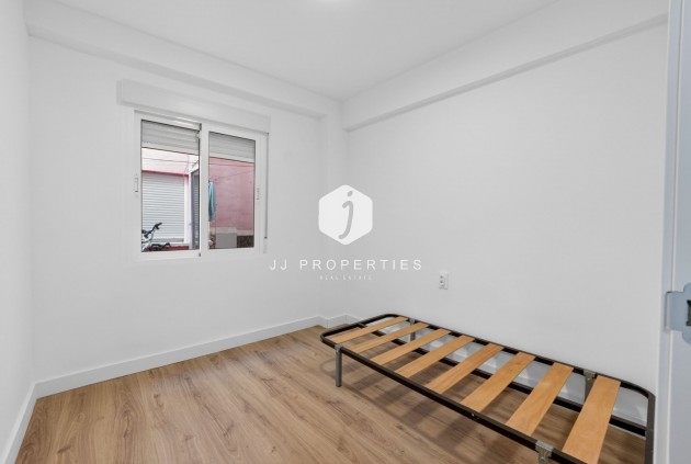 Resale - Apartment / flat -
Torrevieja - Centro
