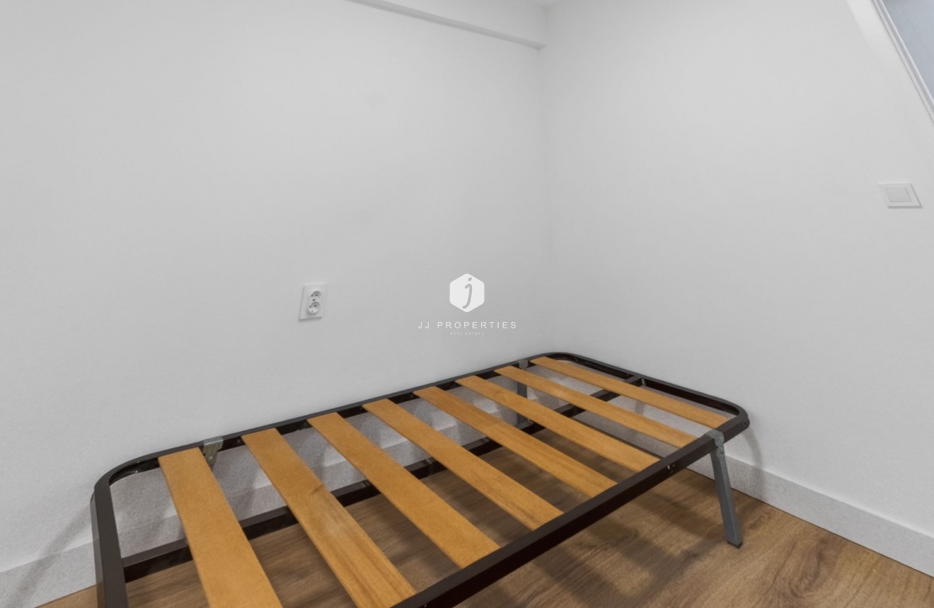 Resale - Apartment / flat -
Torrevieja - Centro