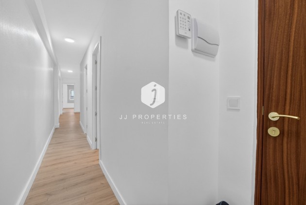 Resale - Apartment / flat -
Torrevieja - Centro
