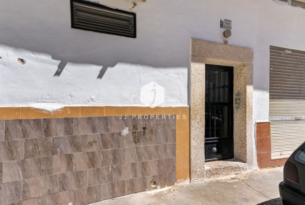 Resale - Apartment / flat -
Torrevieja - Centro