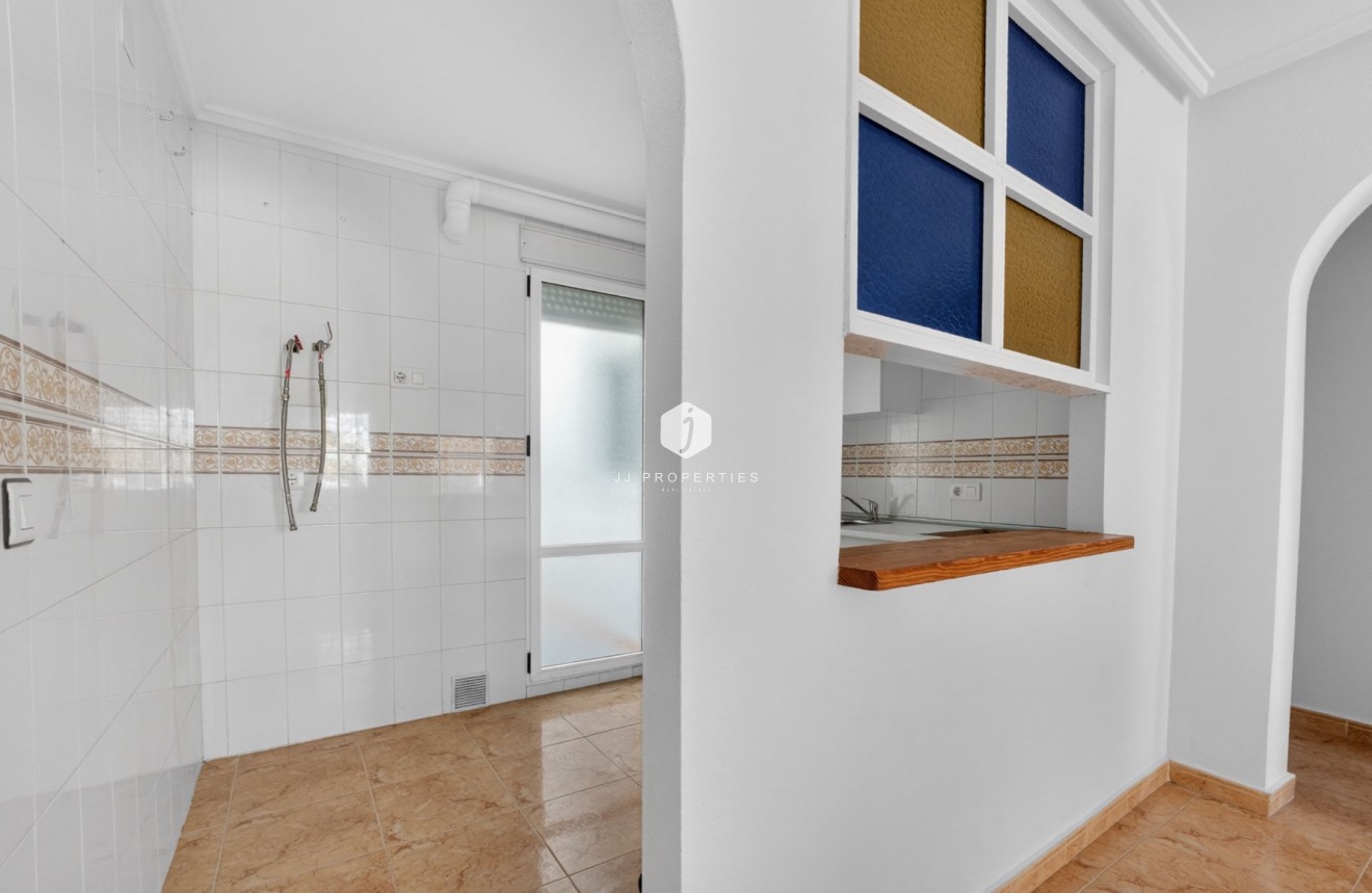 Resale - Apartment / flat -
Torrevieja - El Limonar