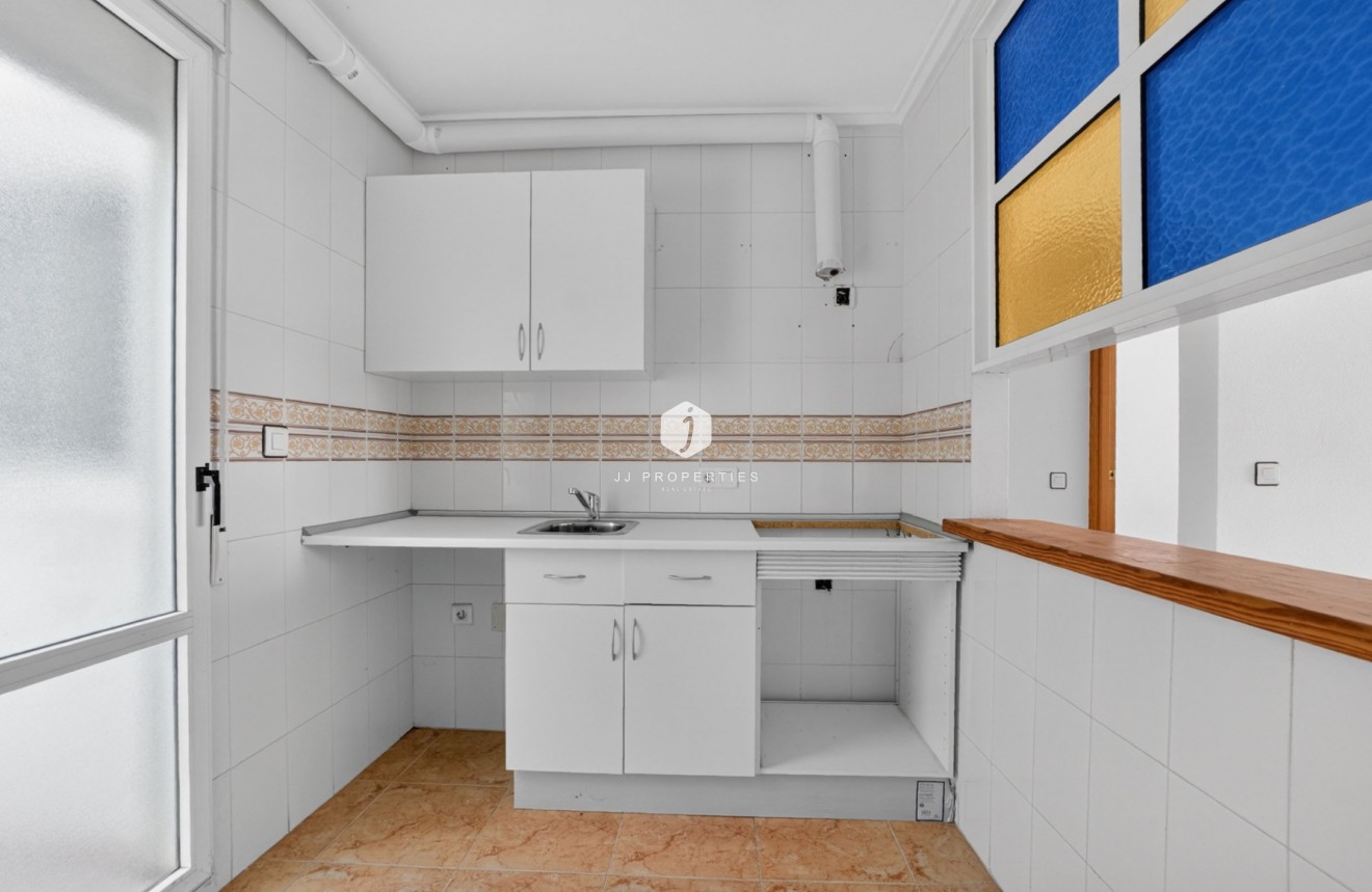 Resale - Apartment / flat -
Torrevieja - El Limonar