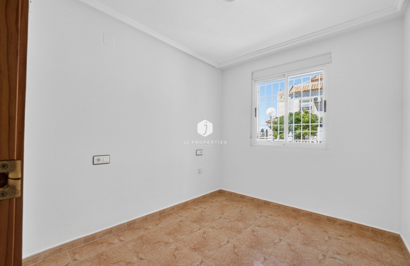 Resale - Apartment / flat -
Torrevieja - El Limonar