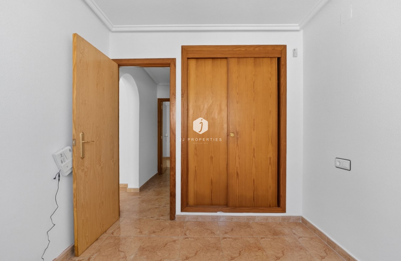 Resale - Apartment / flat -
Torrevieja - El Limonar
