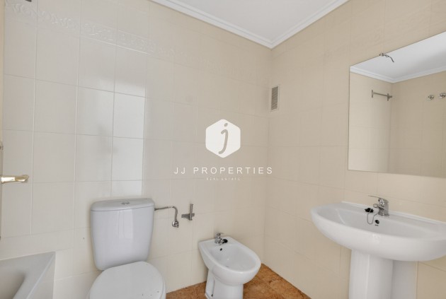 Resale - Apartment / flat -
Torrevieja - El Limonar