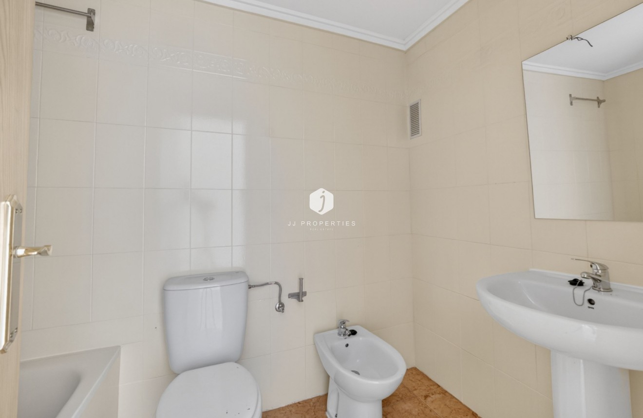 Resale - Apartment / flat -
Torrevieja - El Limonar