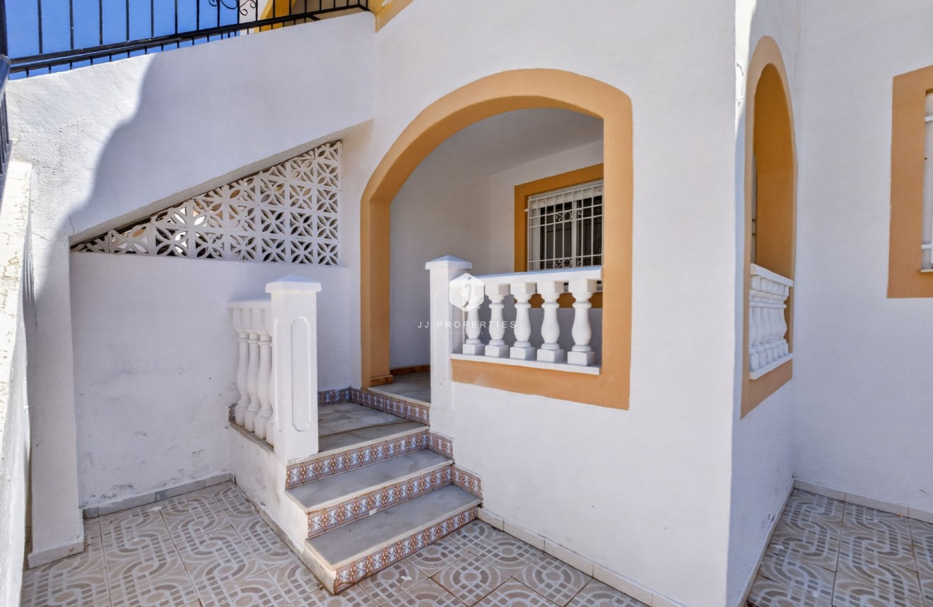 Resale - Apartment / flat -
Torrevieja - El Limonar