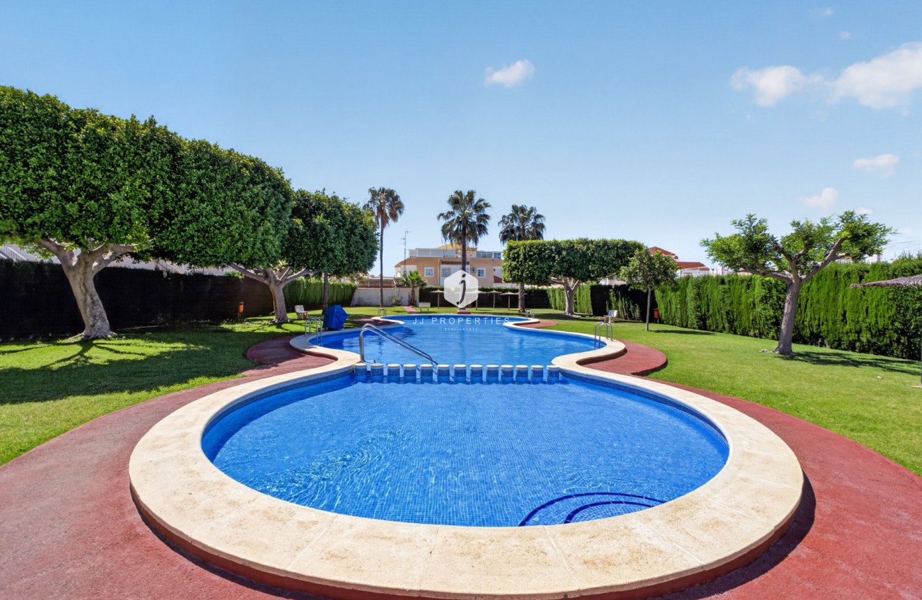 Resale - Apartment / flat -
Torrevieja - El Limonar