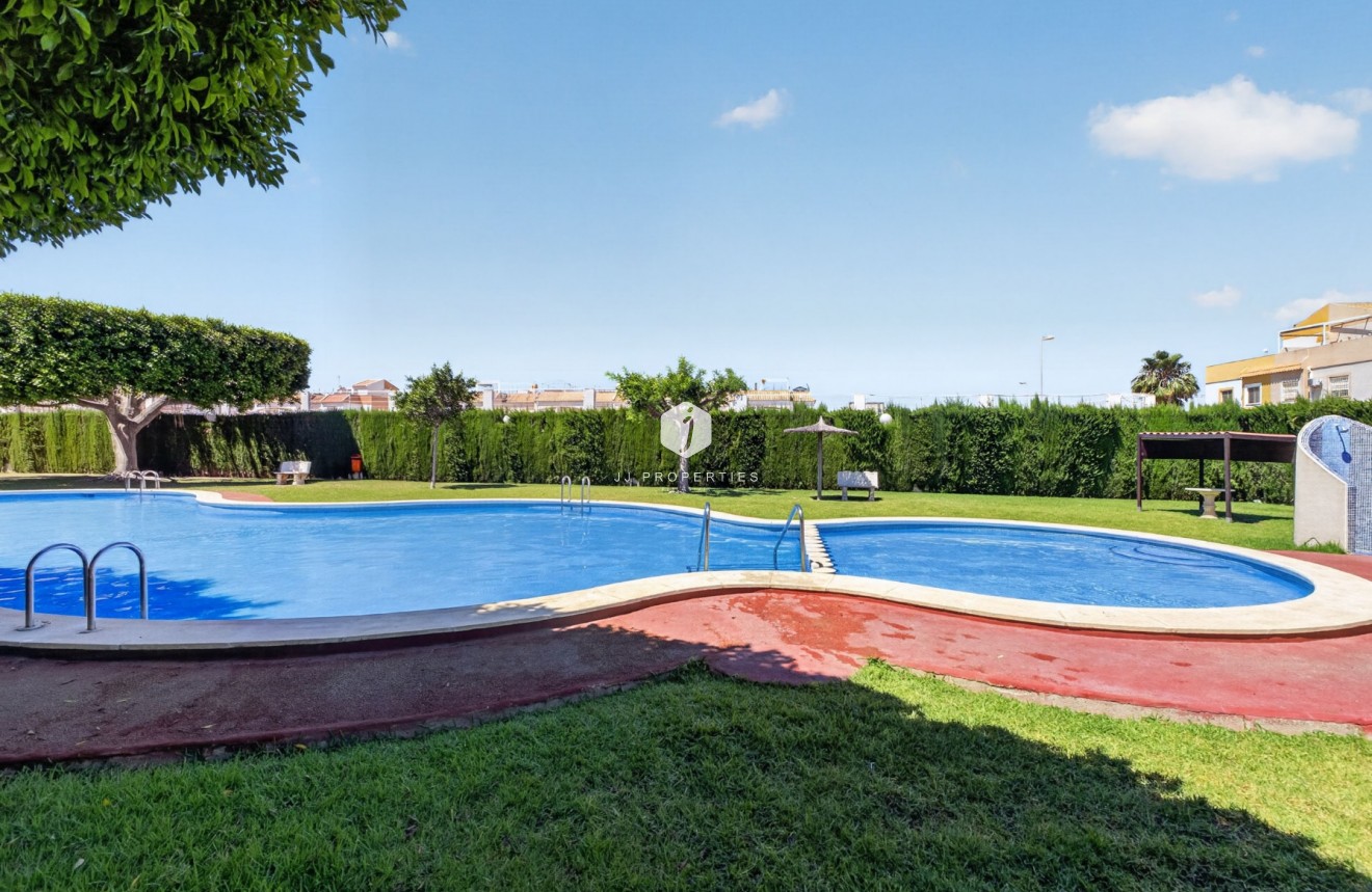 Resale - Apartment / flat -
Torrevieja - El Limonar