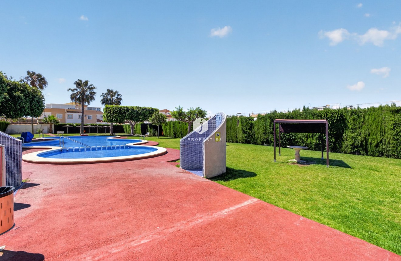 Resale - Apartment / flat -
Torrevieja - El Limonar